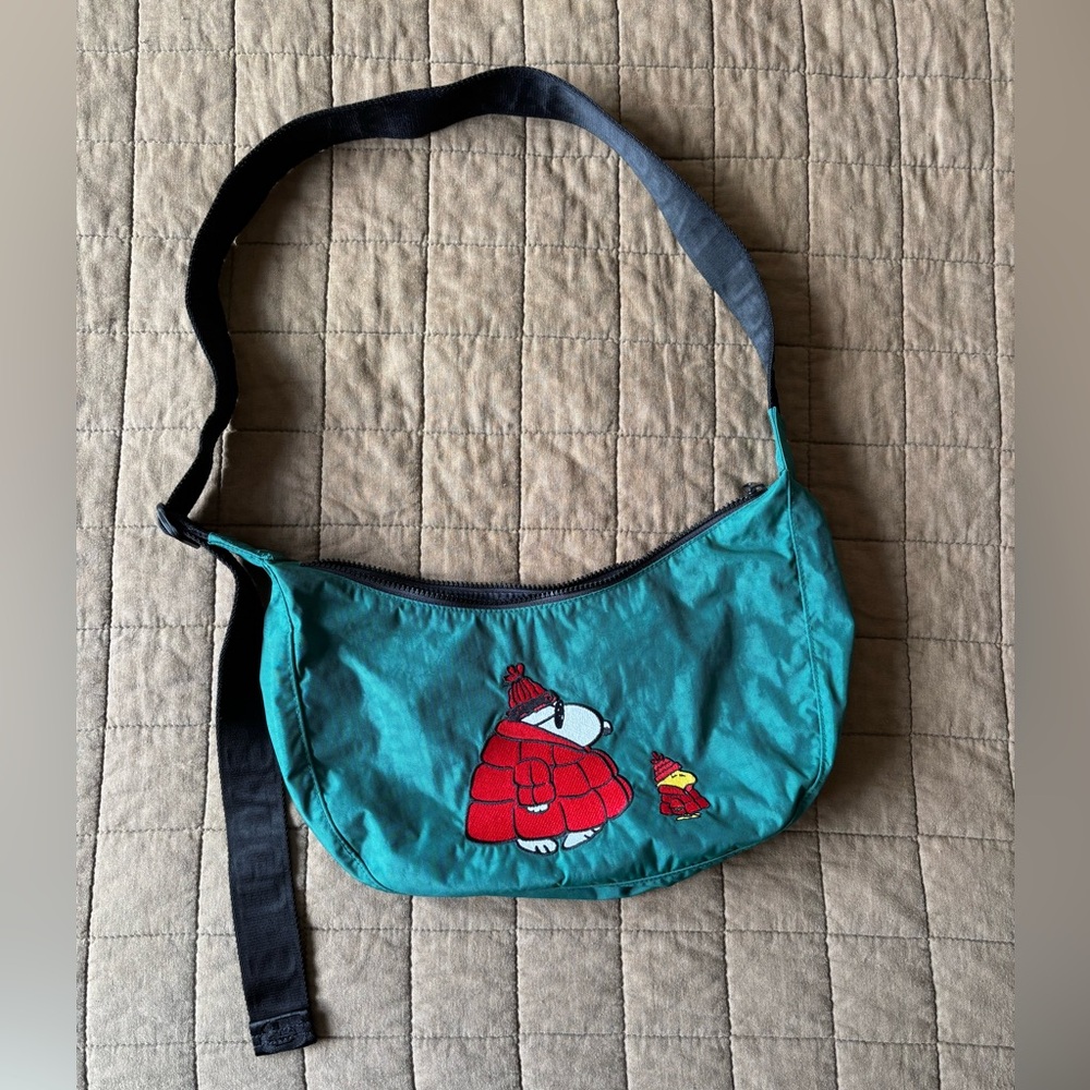 BAGGU x Peanuts Medium Nylon Crescent Bag